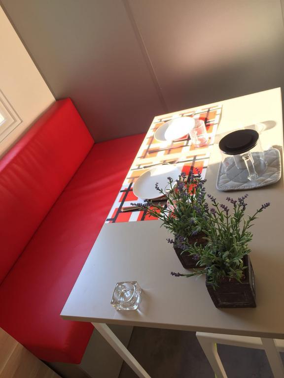 Fréjus Chaletrent - Stacaravans Saint-Aygulf酒店 外观 照片
